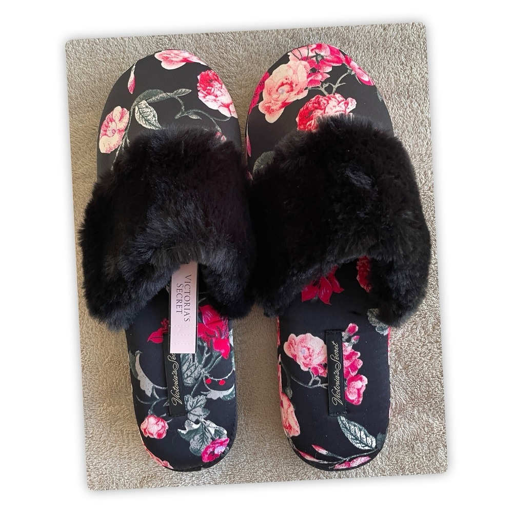 Victoria Secret Fabric House Slippers, Size: Medium (7-8)